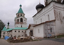 Восстановлен западный фасад Троицкого собора