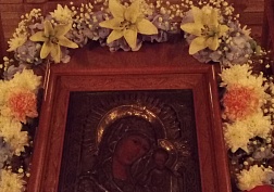 Празднование Казанской иконы Божией Матери.